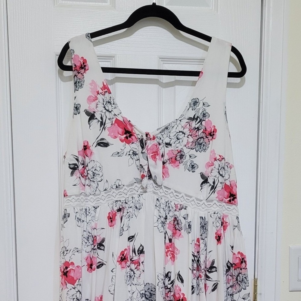 Torrid Floral Lace Trim Tiered Midi Dress White Pink Rayon Smocked Back Size 2 - Picture 3 of 9